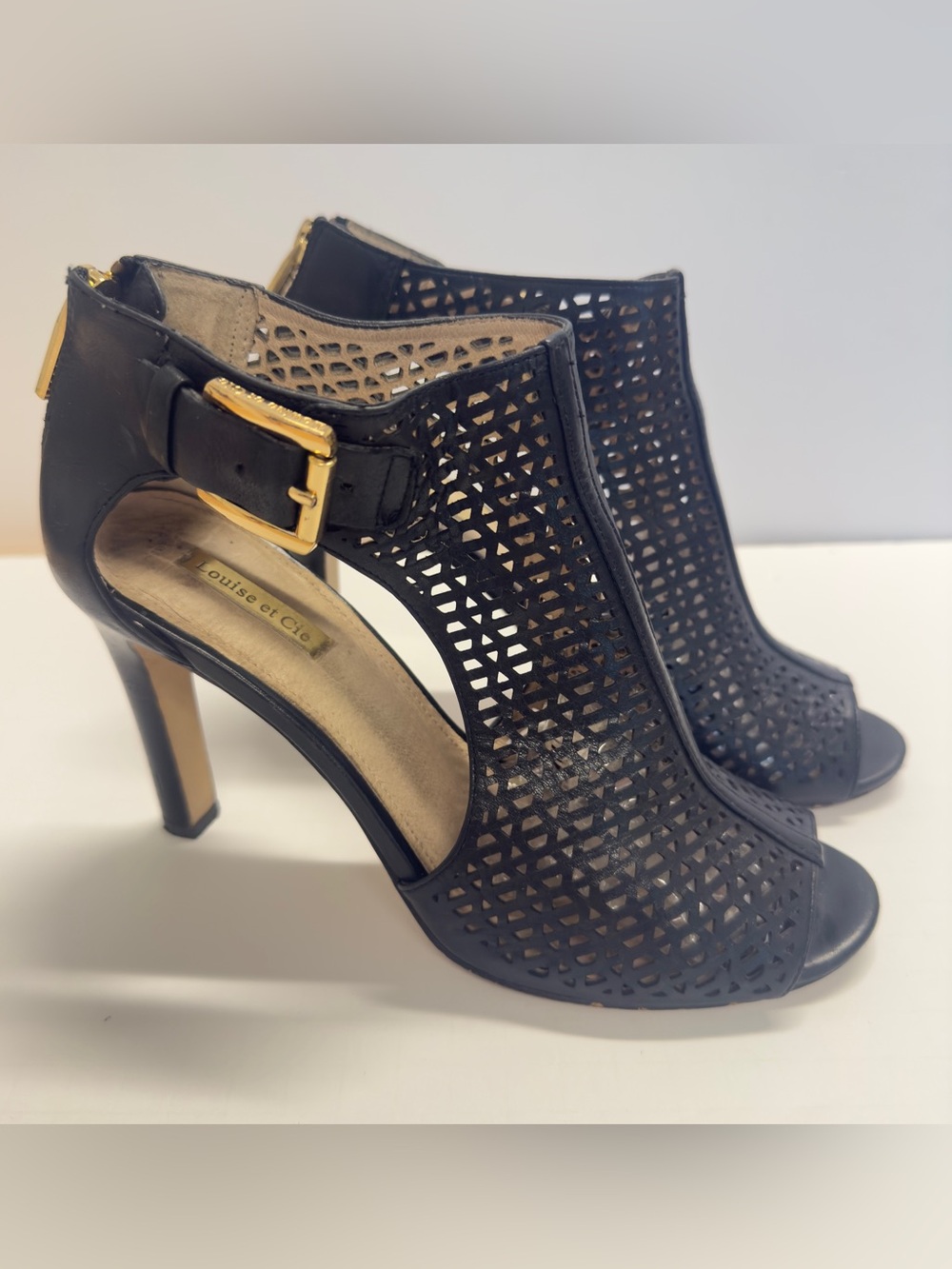 Louise et Cie Olivia 2 Black Perforated Leather Peep Toe Heels 8.5